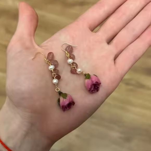 Pink Rosebud Drop Earrings
Romantic Boho Style - Picture 12 of 12